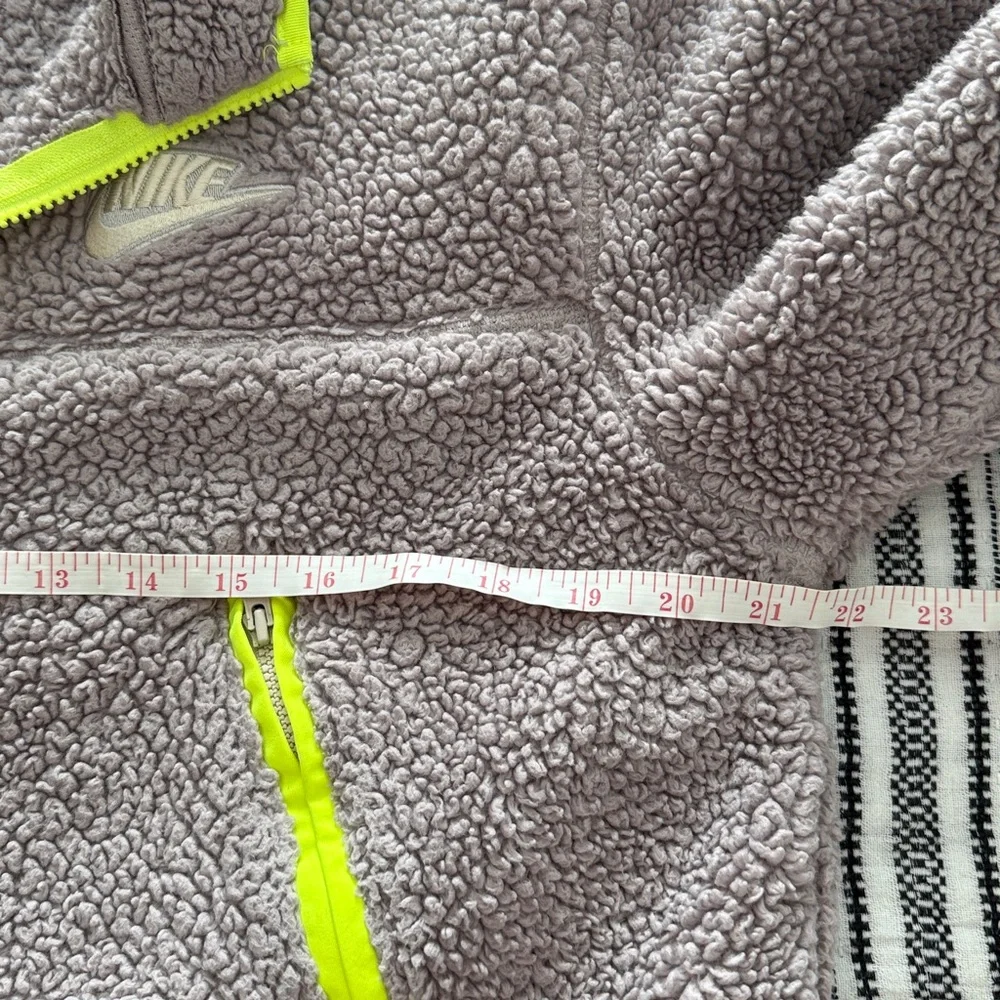 Nike Sherpa 1/4 Zip Women’s Tan and Neon‎ Yellow Fleece Jacket Size Medium